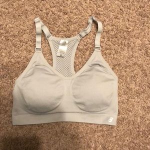New. Medium new balance sports bra.